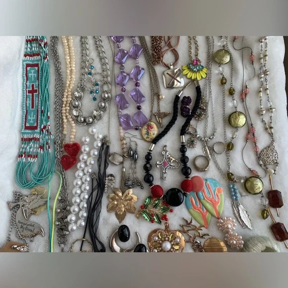 53 Piece Vintage & Designer Jewelry Lot – Icing, Chico's, Juicy Couture - Picture 3 of 6